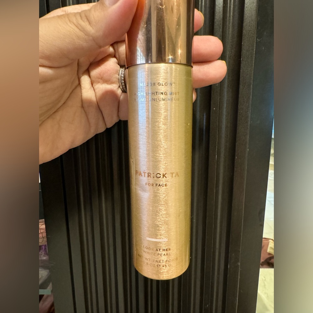 Patrick Ta highlighting mist for face/body